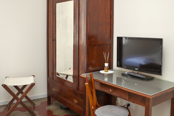 Room 13 of 34