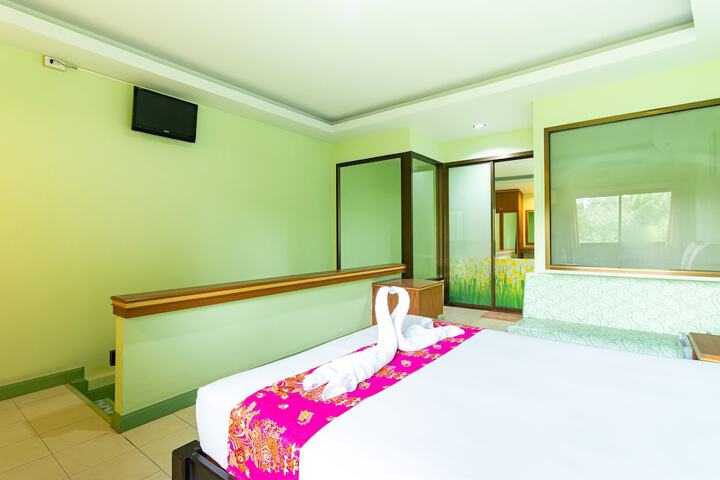 Room 7 of 42