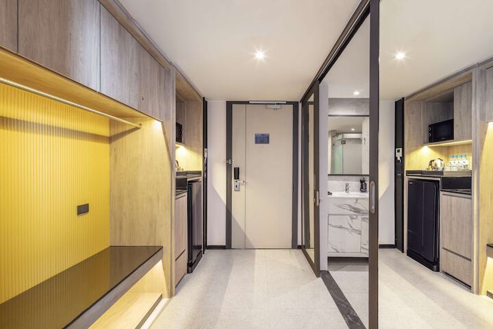 Room 21 of 59