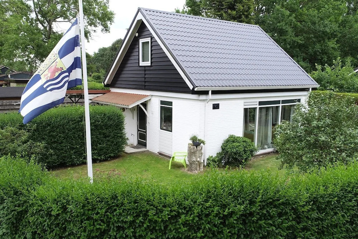 Lovely Holiday Home in Kortgene With Private Garden