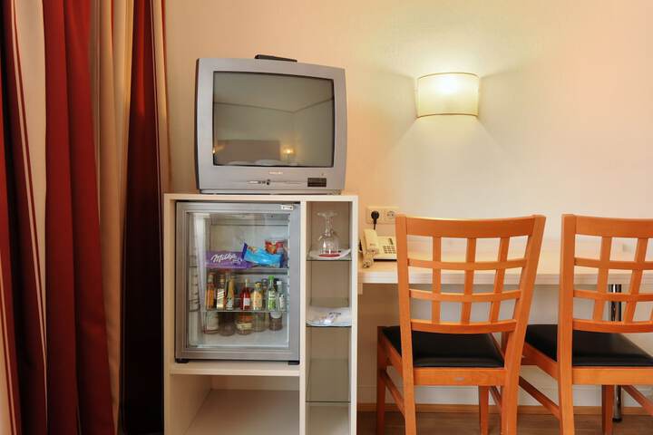 Room 34 of 60