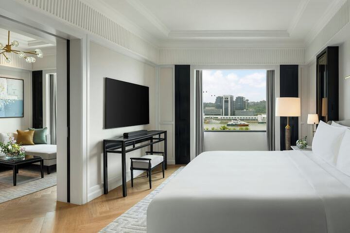 Room 14 of 90
