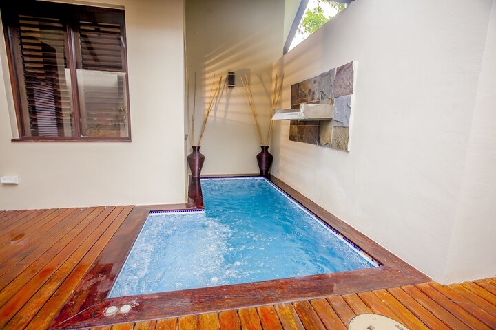 Pool 54 of 137