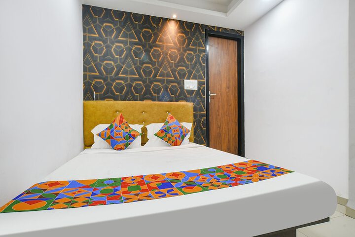Room 9 of 21