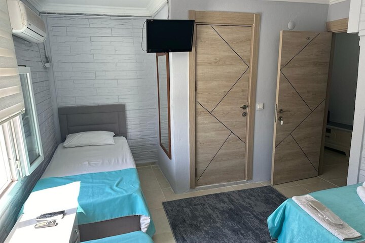 Room 18 of 32