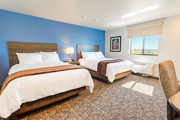 2 Queen Beds (2 of 11)