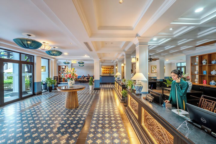 Hotel Interior 2 of 115