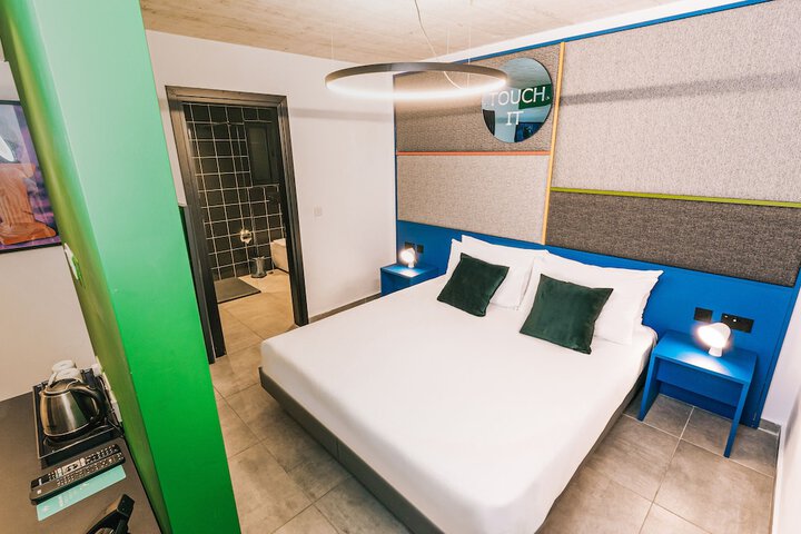 Room 11 of 62