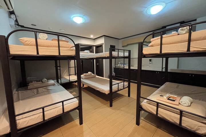 Room 22 of 61