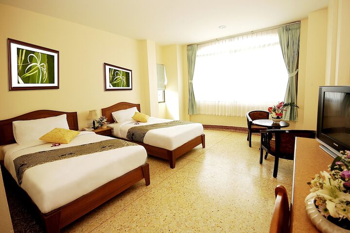 Room 6 of 36