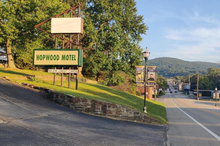 Exterior of Hopwood Motel