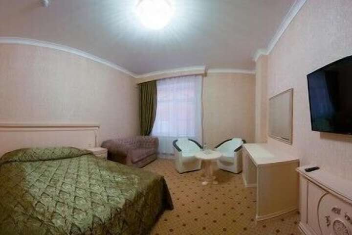 Room 11 of 49