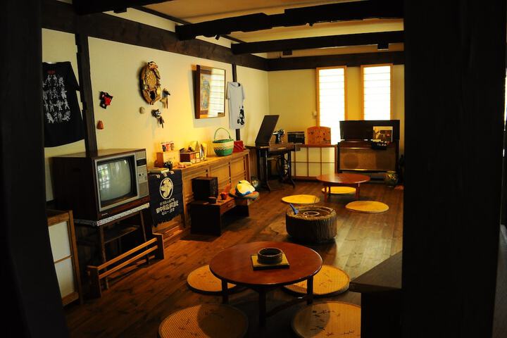 Entrance & Lobby