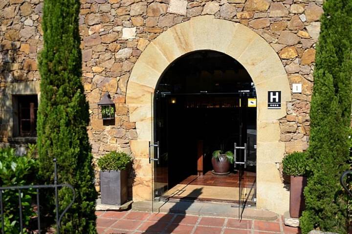 Hotel 5 of 72