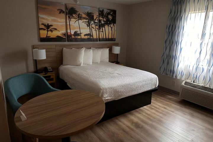 1 King Bed (16 of 20)