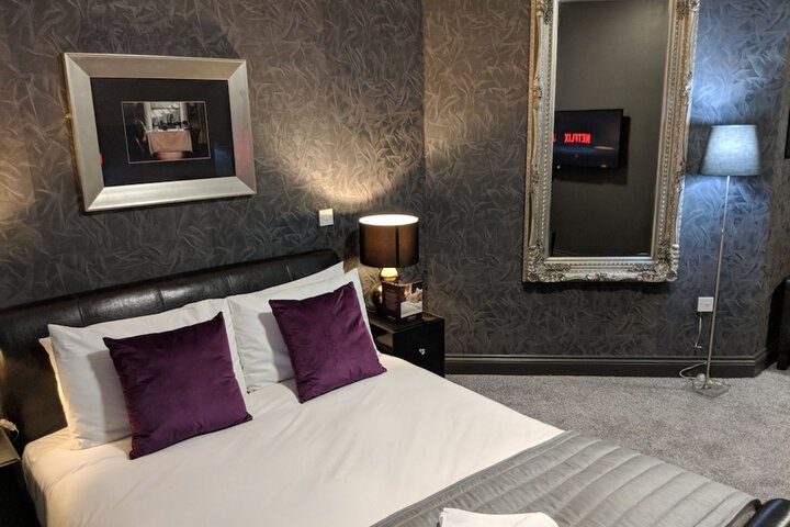 Room 15 of 164