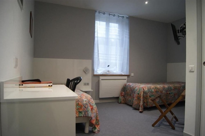 Room 6 of 24