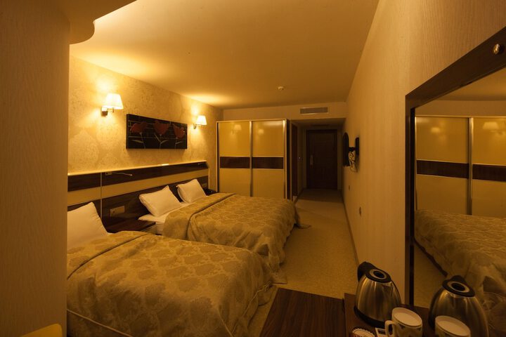 Room 15 of 53