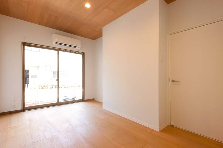 Room 3 of 49