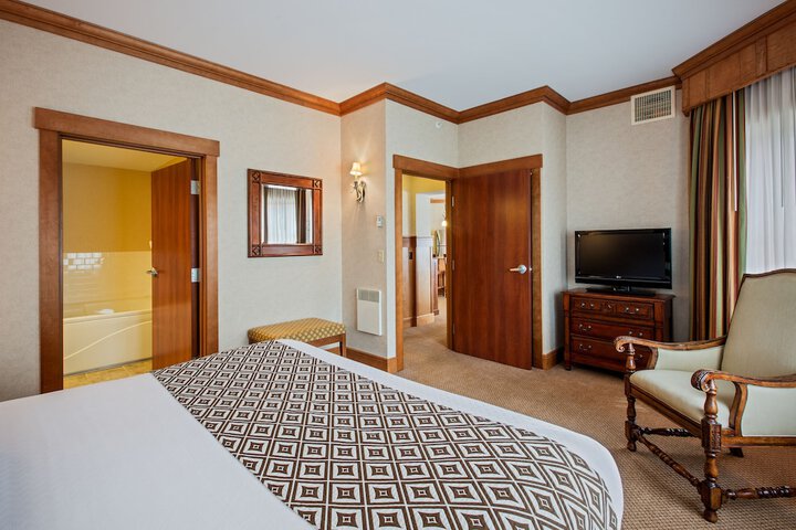 Room 3 of 94