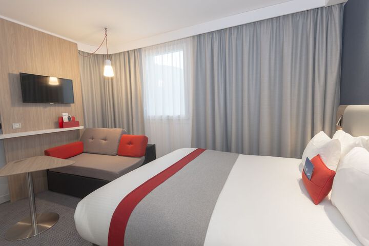 Room 6 of 85
