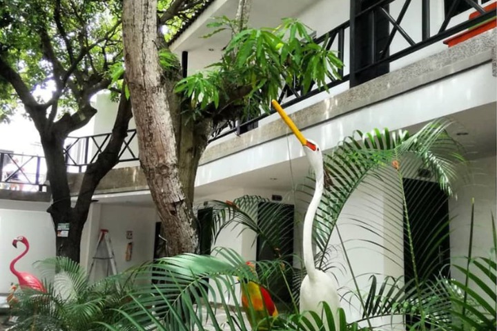 Hotel Exterior 11 of 13