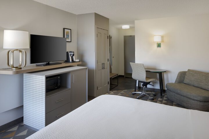 Room 16 of 84