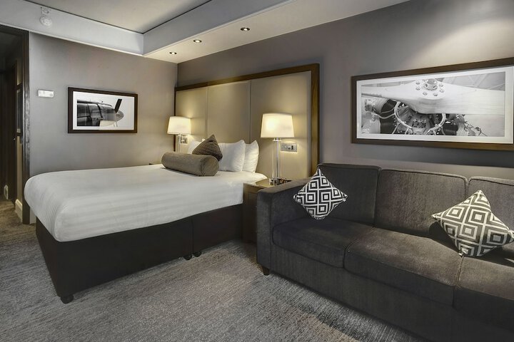 Room 16 of 83