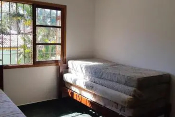 Room 4 of 18