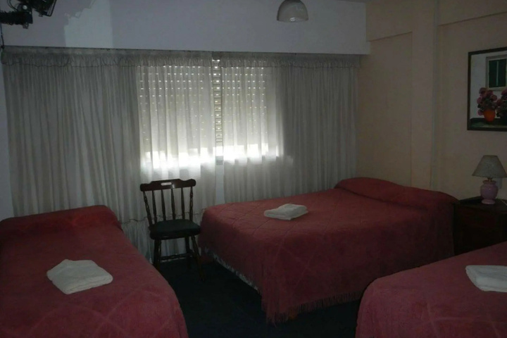 Room 2 of 6