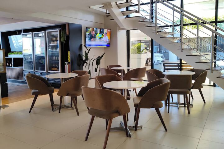 Lounge 97 of 137