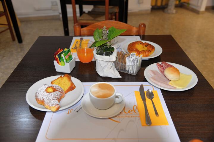 Breakfast/Coffee Service 35 of 75