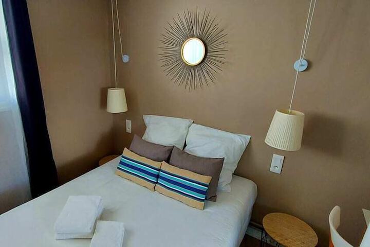 Room 8 of 20