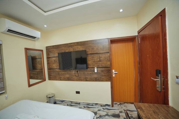 Room 3 of 14