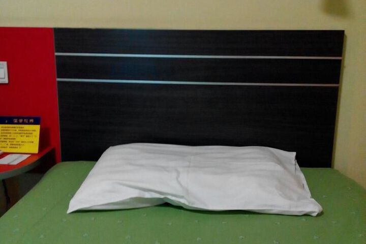 Room 14 of 22