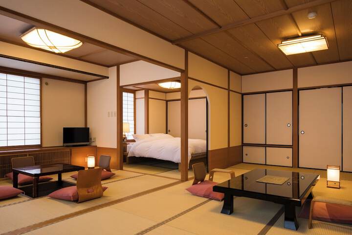 Room 9 of 30