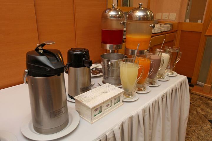 Breakfast/Coffee Service 60 of 94