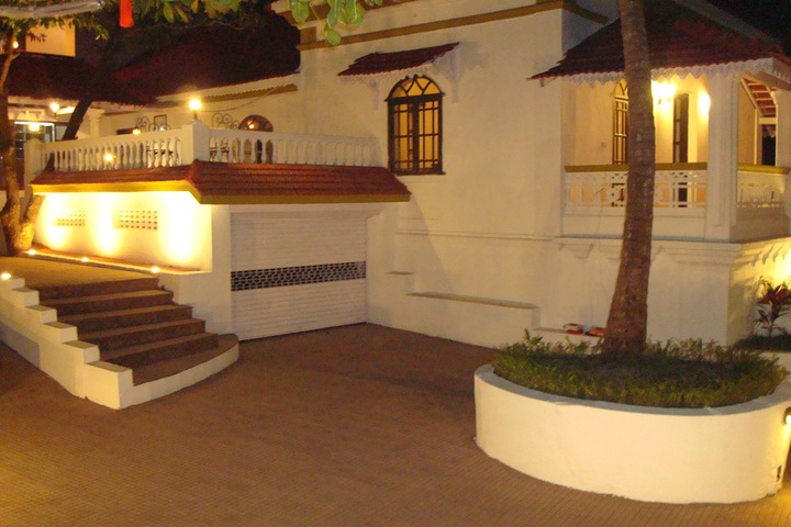Front of property - evening/night