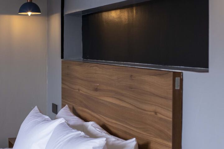 Room 2 of 29