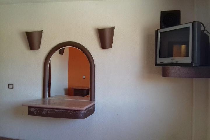 Room 11 of 34