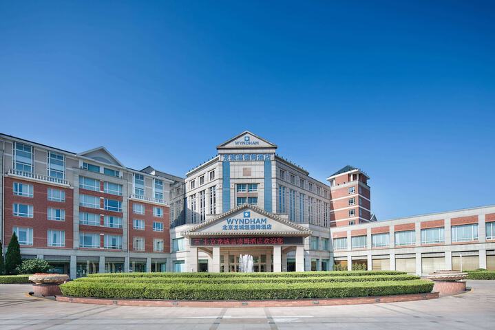 Hotel 94 of 100