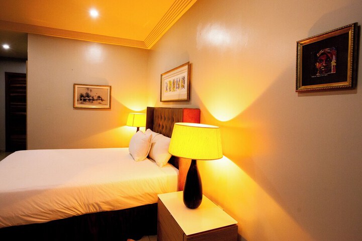 Room 5 of 15