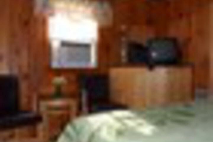 Room 32 of 345