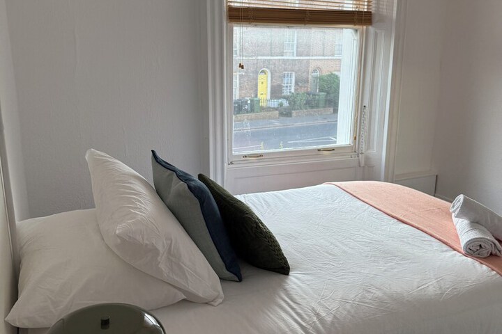 Room 5 of 14