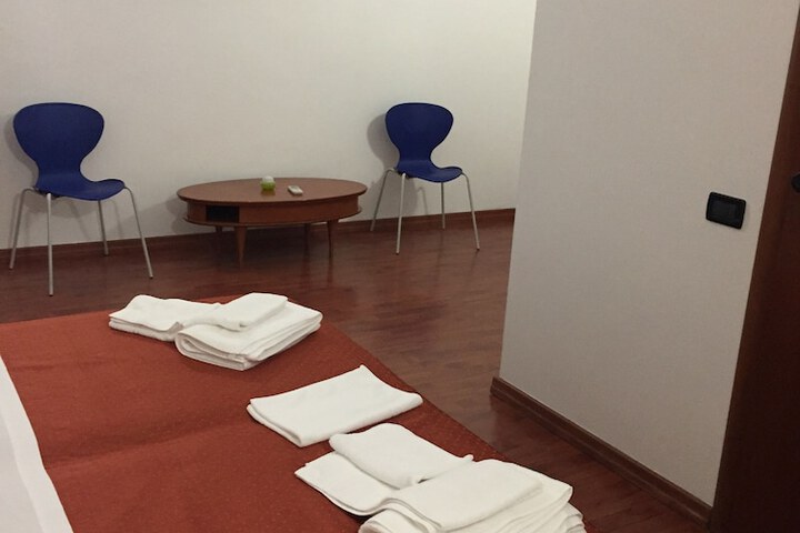 Room 7 of 25