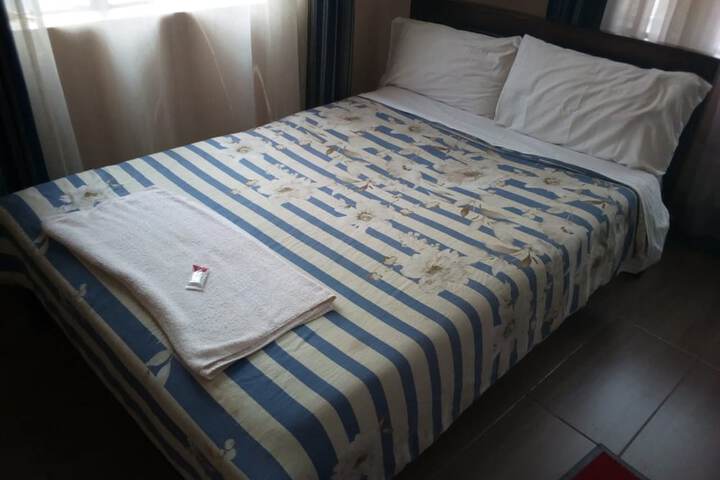 Room 5 of 18