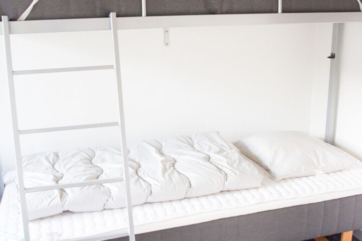 Room 4 of 24