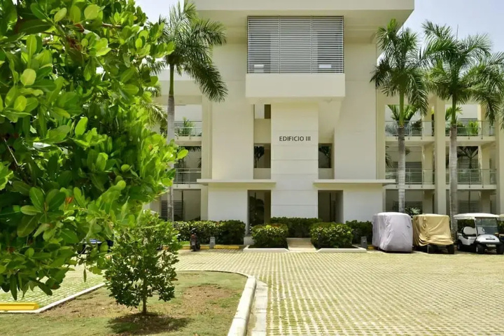 Photo of Spacious & Fully Equiped Apartment with Golf Course View in Exclusive Beach Resort