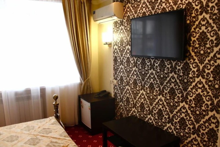 Room 12 of 48