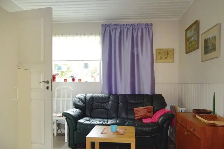Room 2 of 7